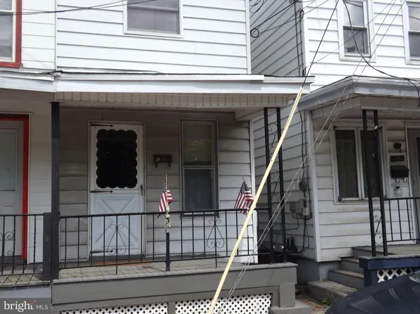 21 W Carroll St, Saint Clair, PA 17970