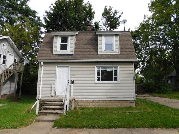 1009 Euclid Pl, Lansing, MI 48912