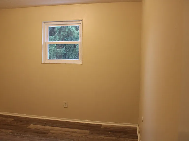 875 Fairview Ave — Photo 7