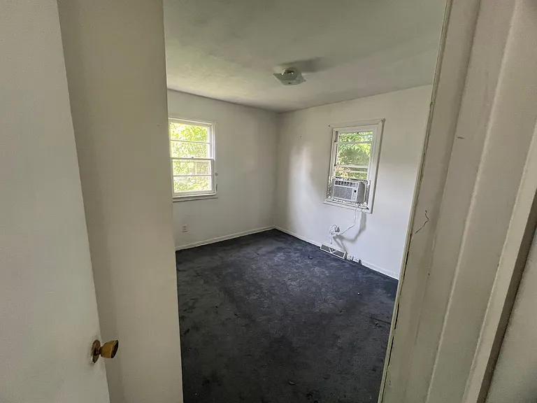 934 Jackson St — Photo 3