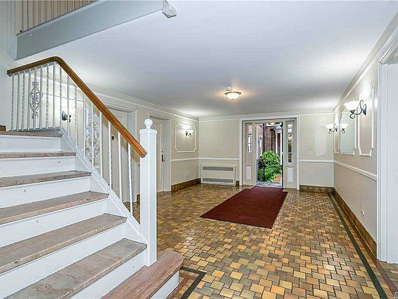5th image of 19 Schenck Ave APT 3A