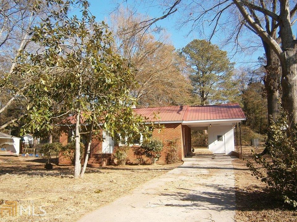 2nd image of 305 Summit St