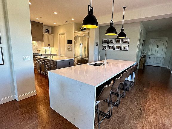 2nd image of 1141 Vaquero Way