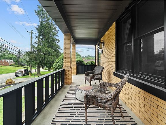 4th image of 243 Churchill Rd