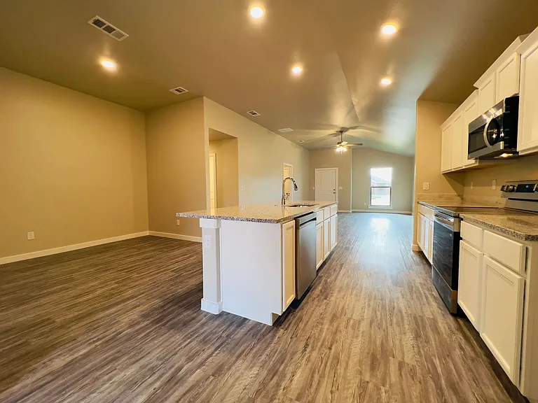 3208 Abbeville Ave — Photo 8