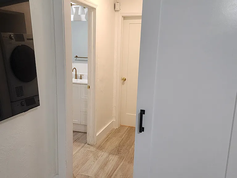 311 SW 12th St #1 — Photo 22