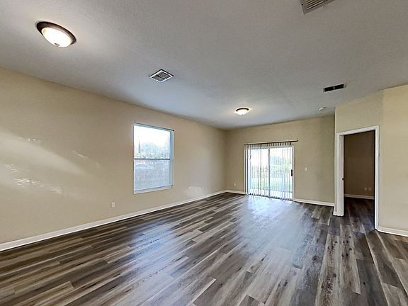 5th image of 5021 Santee St
