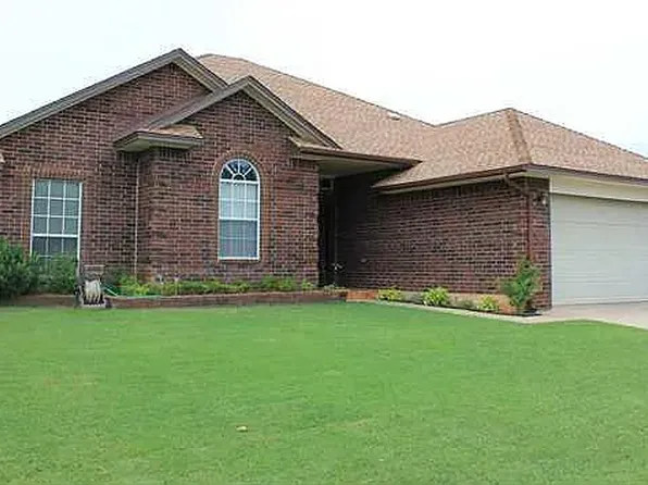 1612 N Locust Ter, Mustang, OK 73064