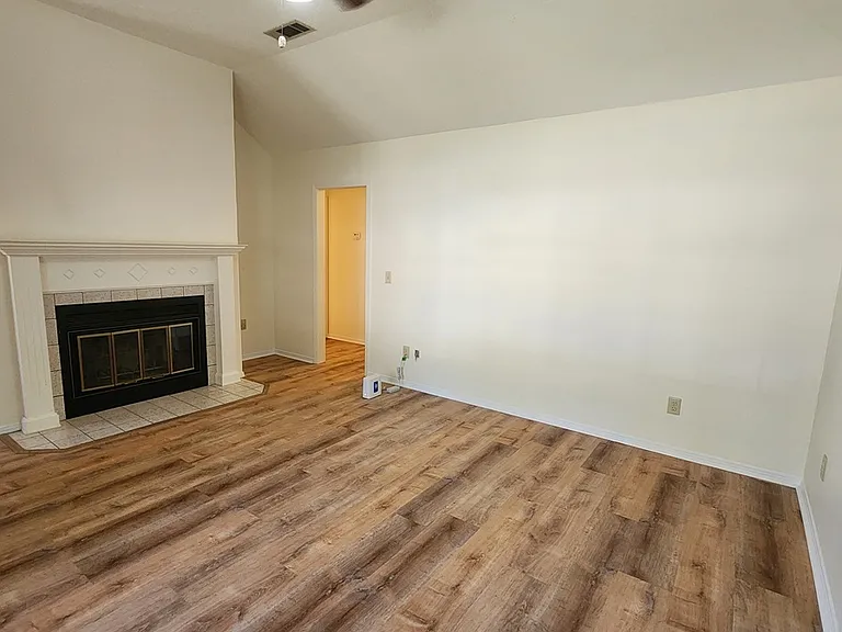 137 Green Hollow Cir — Photo 2