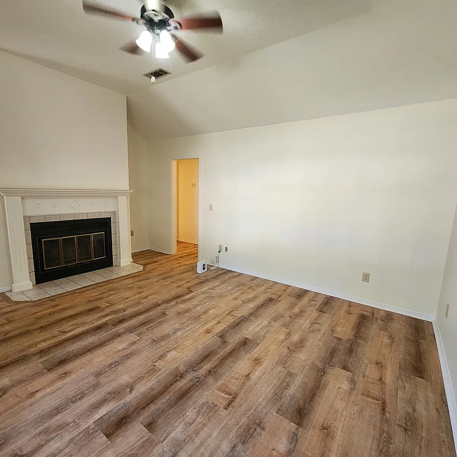 Building Photo - 137 Green Hollow Cir