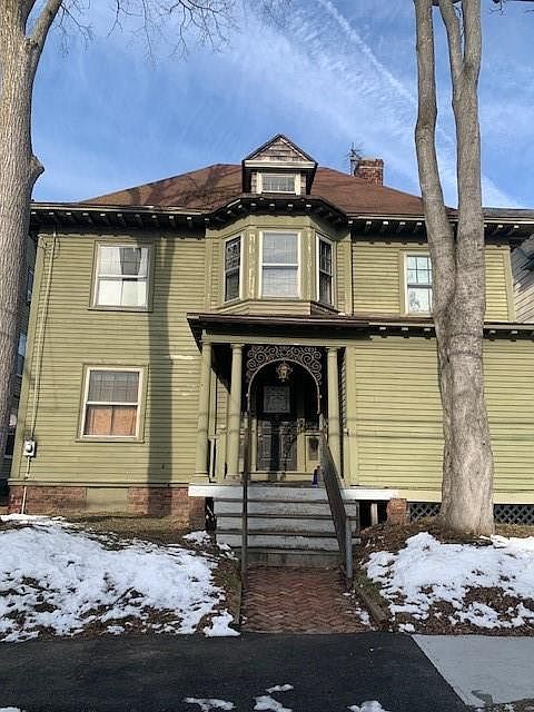 1st image of 236 Pleasant St