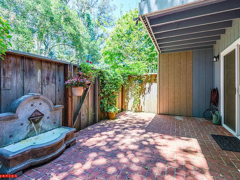 2931 Leotar Cir — Photo 6