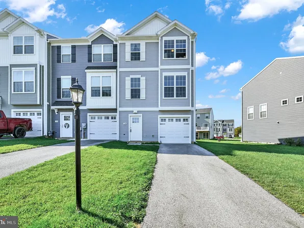 134 Overlook Dr, Hanover, PA 17331