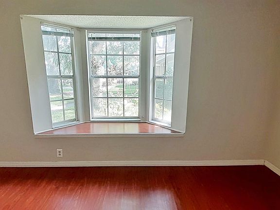3rd image of 5977 Braemar Pl APT 104