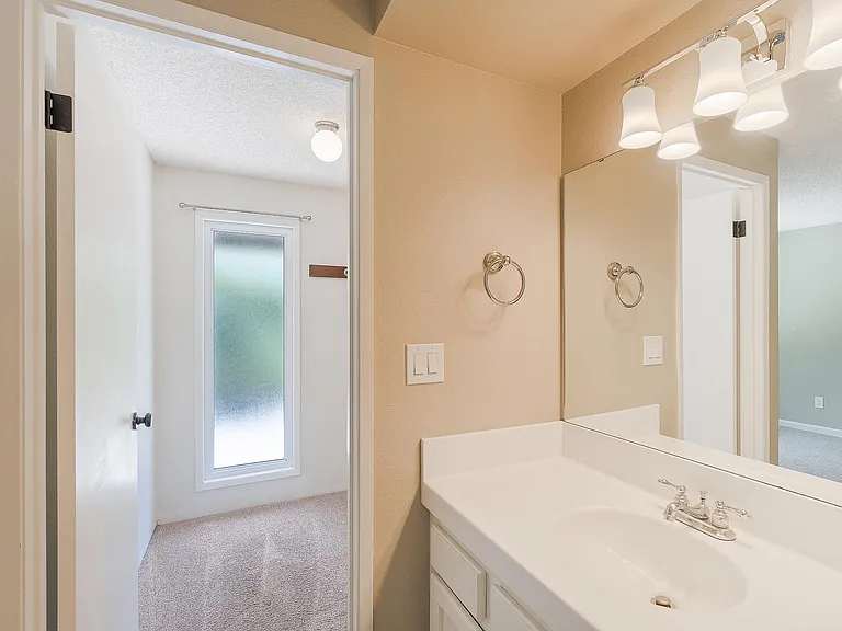 2133 SW Marigold St — Photo 20
