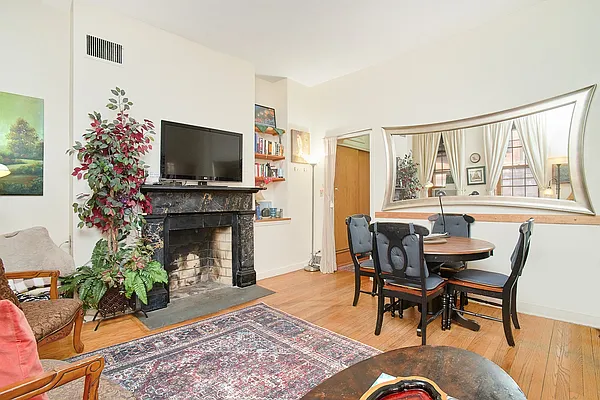 Rented by Streetwise NYC LLC | media 21