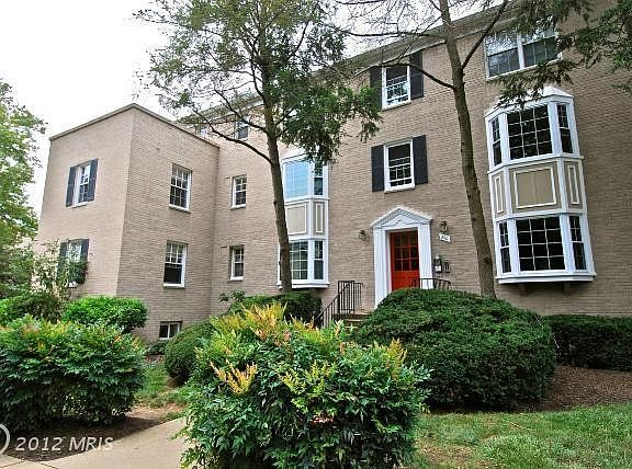 2nd image of 810 S Arlington Mill Dr