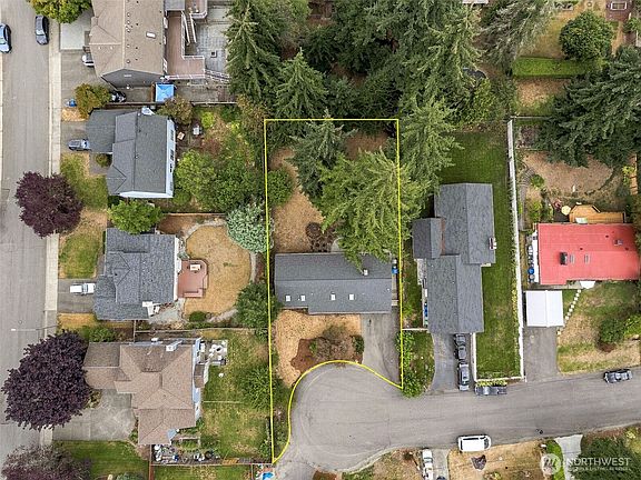 3rd image of 612 S 195th Street