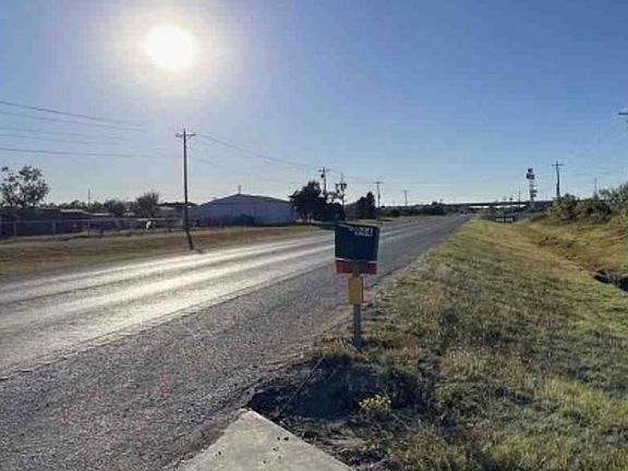 Exterior Neighborhood (street photo)