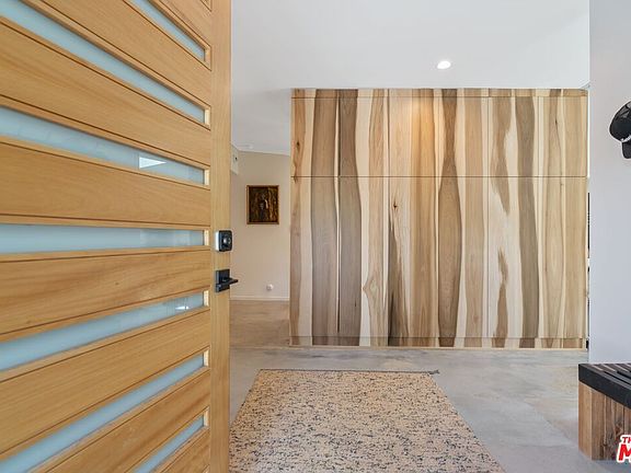 4th image of 2820 Nichols Canyon Pl