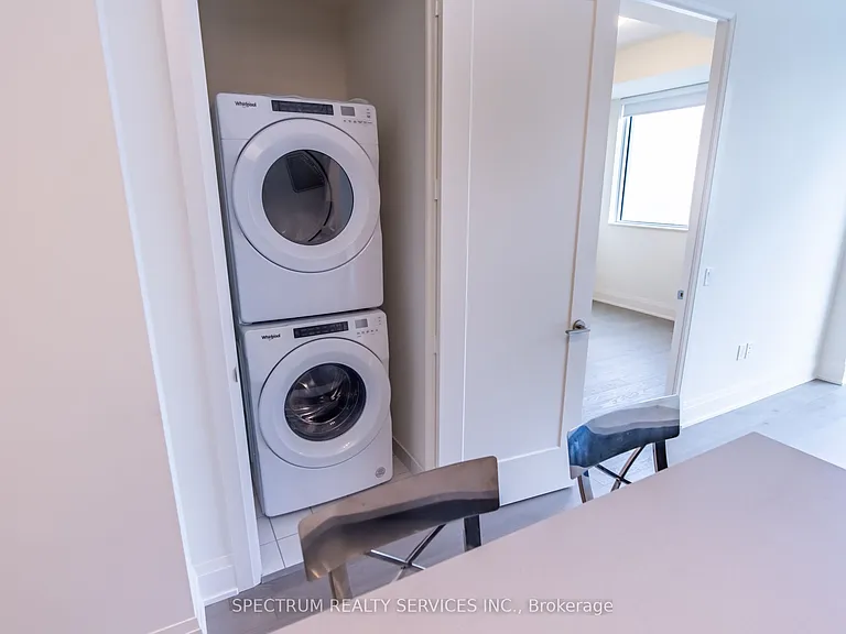 9000 Jane St #Penthouse 119 — Photo 33