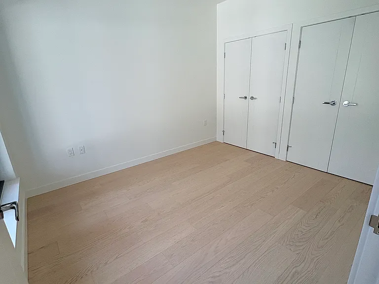 777 Harbourside Dr — Photo 9