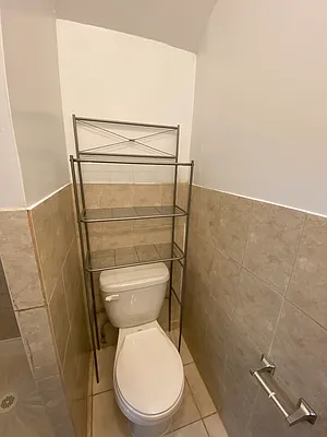 Rented by OvCo Realty | media 29