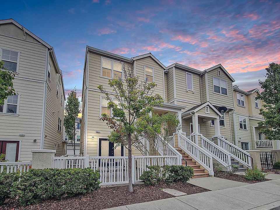 1st image of 1211 Summer Ln