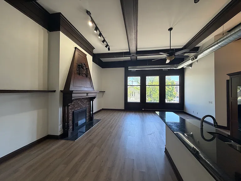 400 N Main St #310 — Photo 2