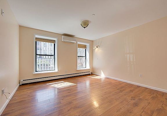 3rd image of 178 Eckford St APT 1