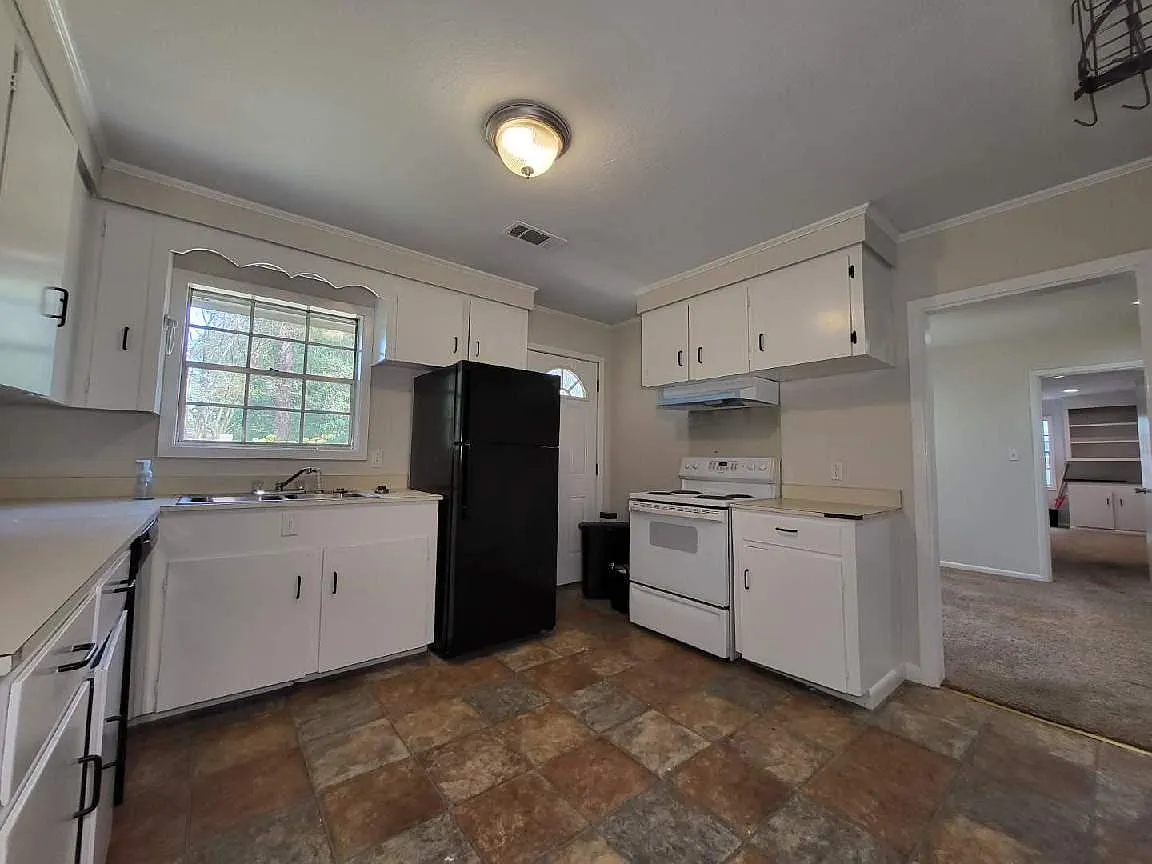 3 bed, 2.5 bath, 1621 sqft, $1,725 — Photo 4