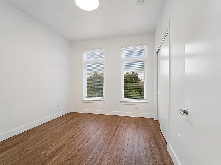 475 William St. — Photo 9