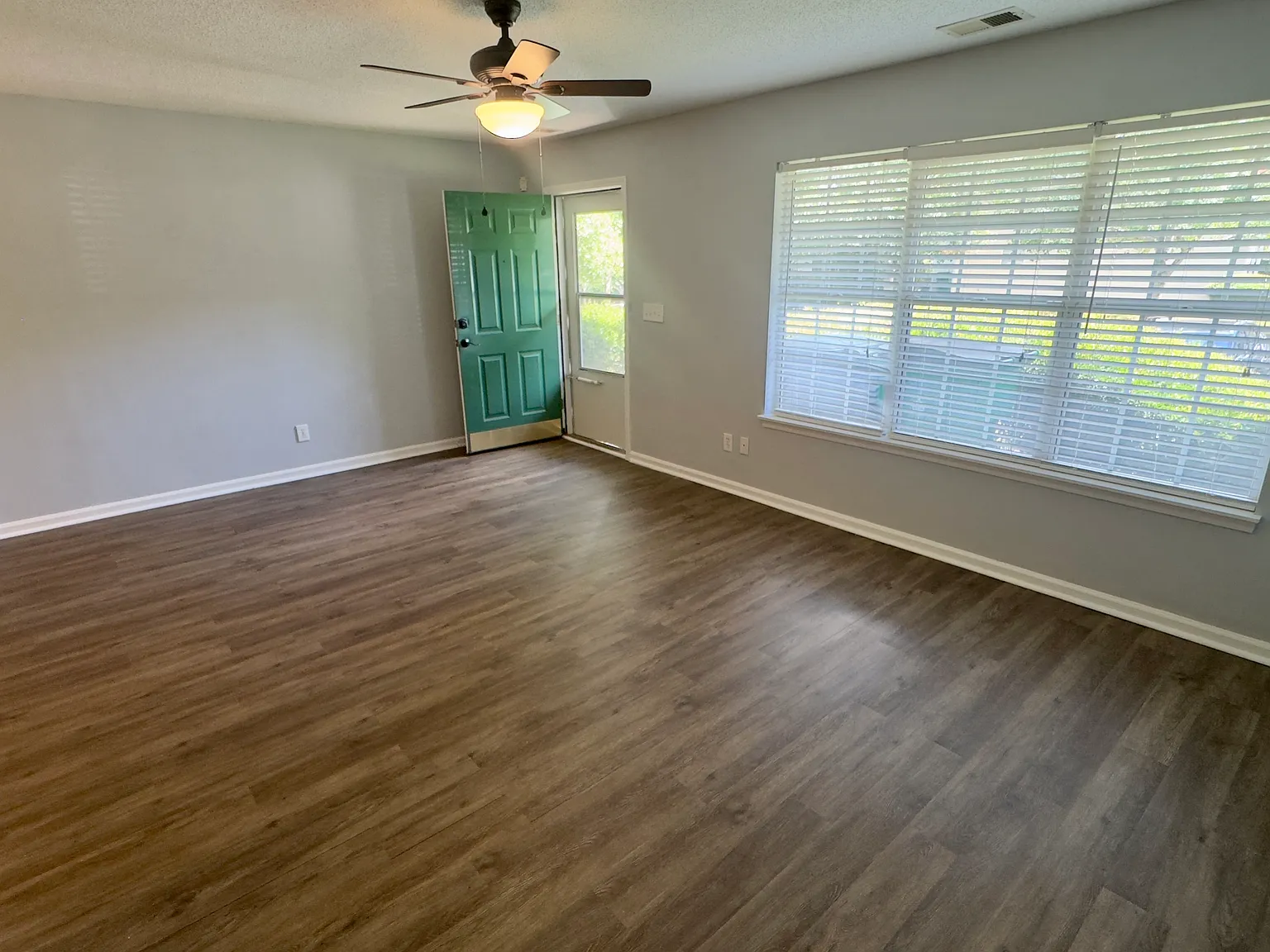 2 bed, 2.5 bath, 1224 sqft, $1,650 — Photo 4