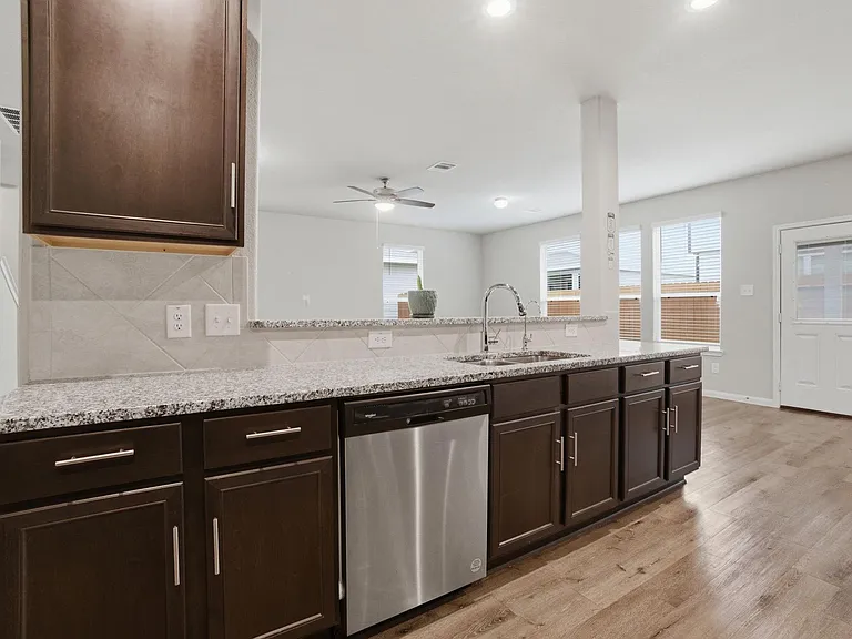 22210 Great Royal Ln — Photo 11