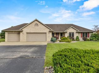 2282 Tumbleweed Trl, Suamico, WI 54313