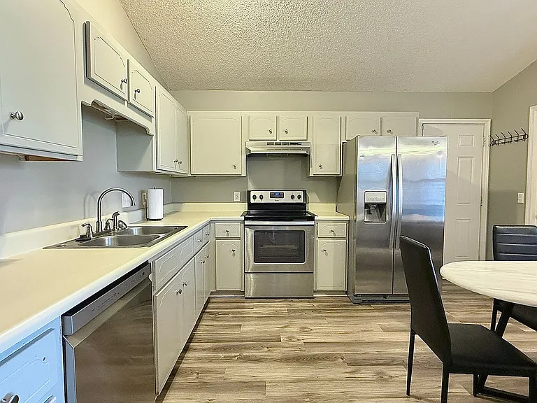 1233 Riyadh Rd — Photo 7