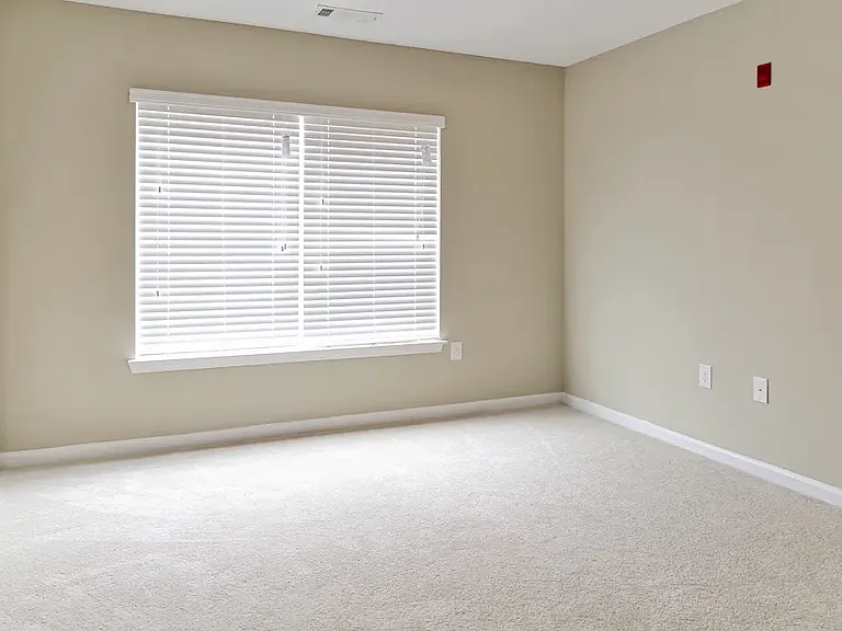 Summit Apartments — Photo 16