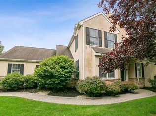 521 Parkside Ct, Allentown, PA 18104