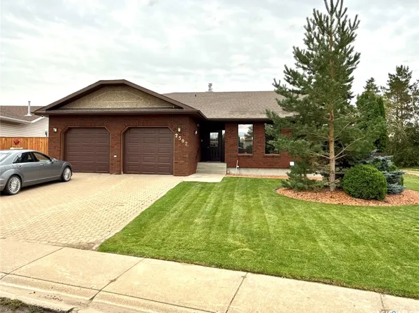 2502 Blue Jay Crescent, North Battleford, SK S9A 3Z3