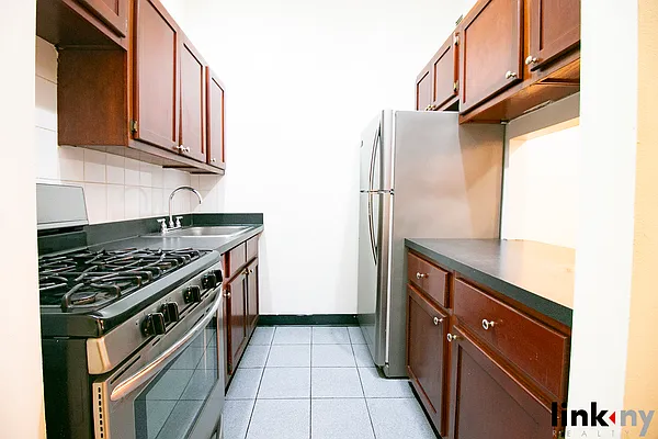 Rented by Link NY Realty | media 26