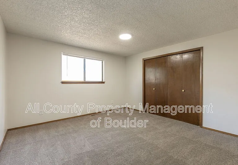 214 E Saint Clair Ave — Photo 10