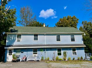 9 E Shore Ln, Beach Lake, PA 18405