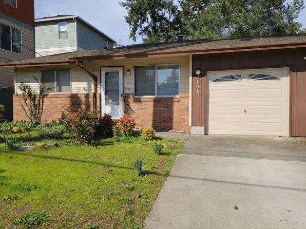 10715-10717 SE Bush St #10715