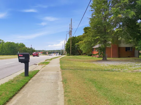 2028 N Broad St, Fuquay Varina, NC 27526