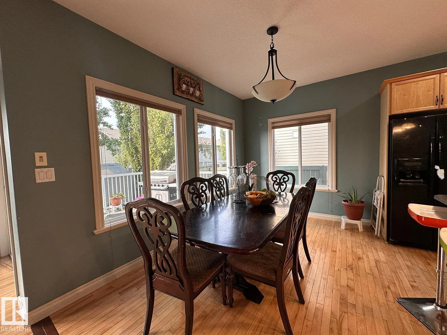 3 bed, 3.5 bath, 1951 sqft, $2,800 — Photo 4