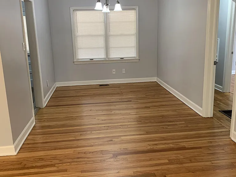 1000B 5th Ave — Photo 1