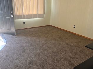 19105 Eastland St, Roseville, MI 48066