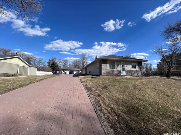 1023 Mountain STREET, Moosomin, SK S0G 3N0