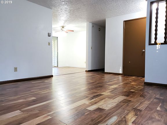 5th image of 14116 NE 49th St