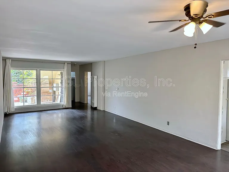 7941 Blackburn Ave — Photo 4